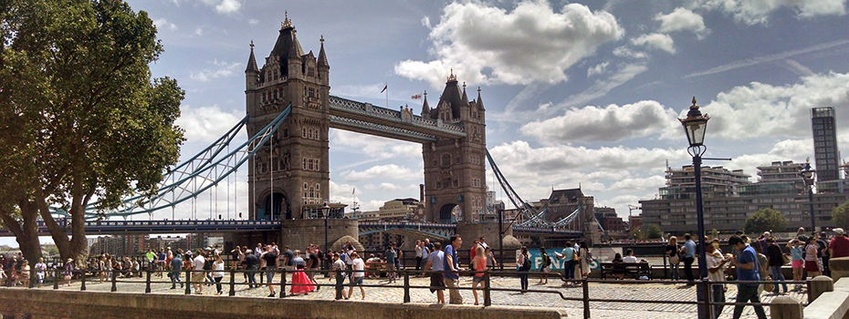 Tourists and locals at London Bridge