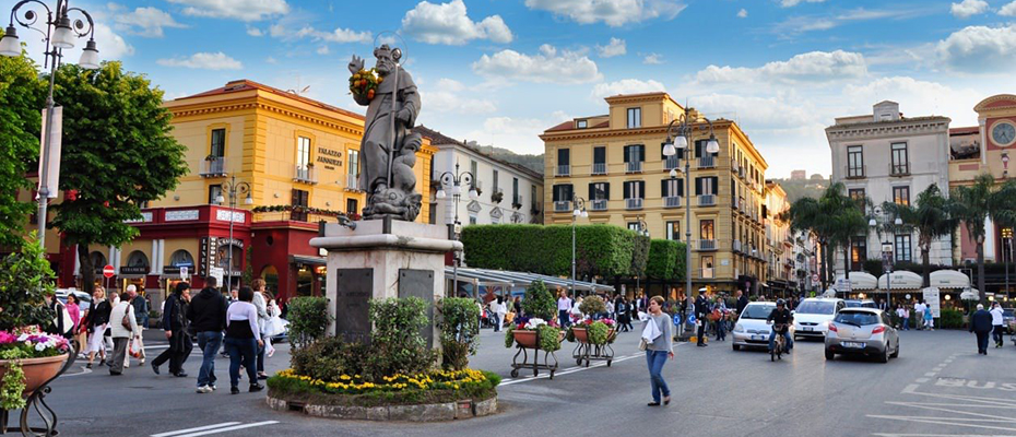Piazza-Tasso, the central square in Sorrento