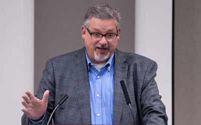 1989 St. Bonaventure graduate Michael Vaccaro of the New York Post