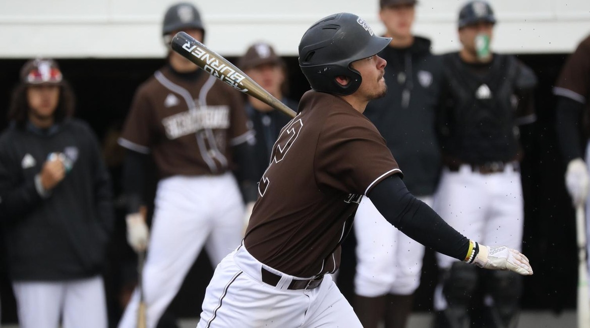 Bonnies baseball player