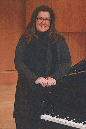 pianist-jennifer-hayghe-300 Pianist Jennifer Hayghe