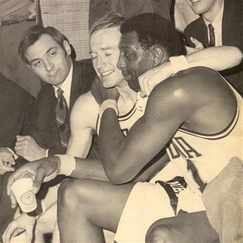 Bob Lanier with teammate Billy Kalbaugh (1970)