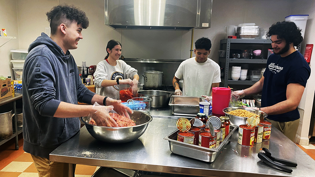 Bonaventure students volunteer at the Warming House