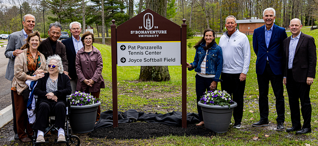 Family members join the Hickeys (right) and President Gingerich