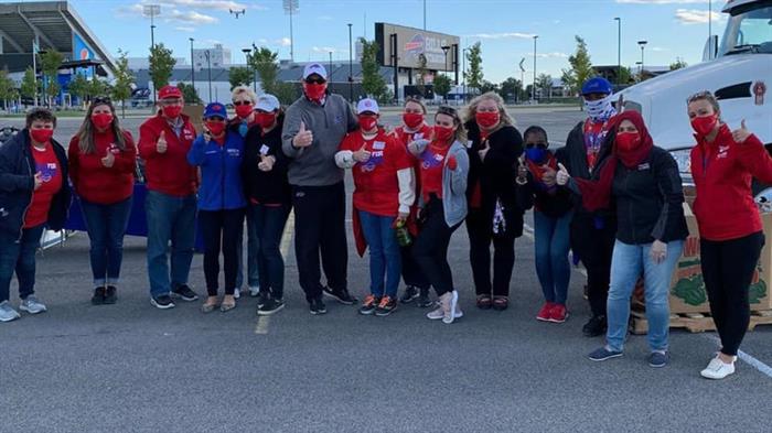 From Buffalo Bills Jim Kelly Instagram_with Bonaventure alumni at the Huddle for Hunger food drive