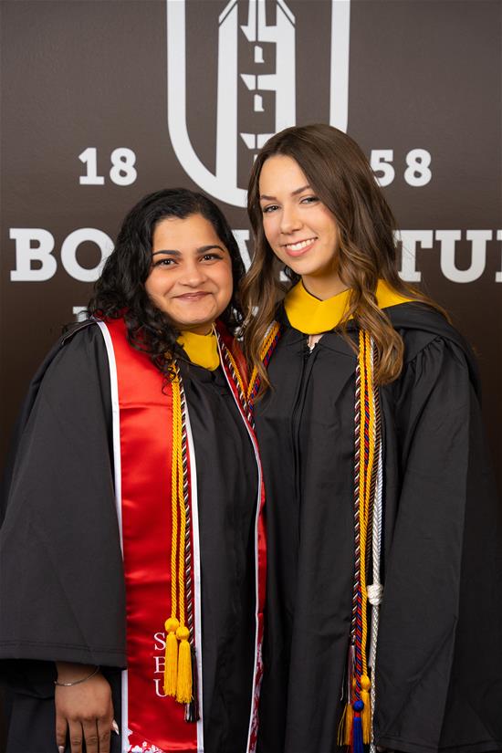 Ayushi Jain and Caroline Rozanski (right)