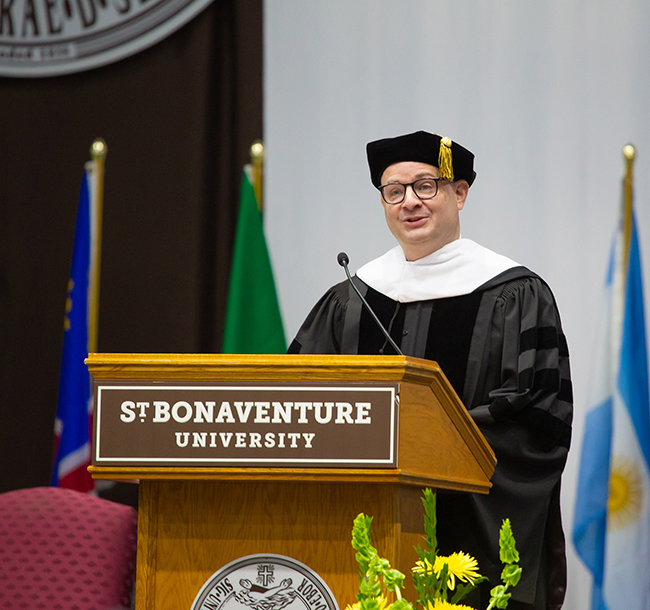Adrian Wojnarowski addresses SBU's graduates May 15